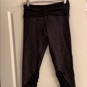 Black lululemon crops